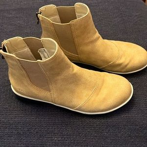 JBU Memory Foam Ankle Boot - Water Resistant - Size 8